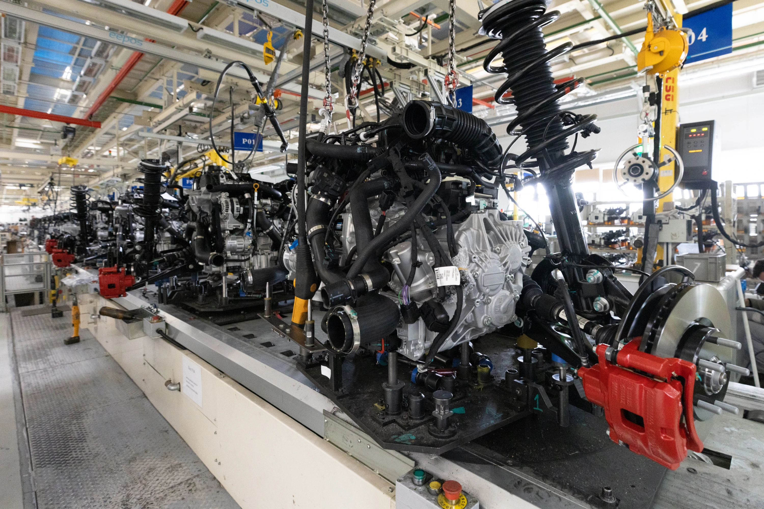 photo-automobile-production-line-welding-car-body-modern-car-assembly-plant-auto-industry-interior-hightech-factory-modern-production.webp